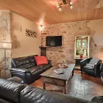 La Roque Haute Tatil Evi Mazeyrolles