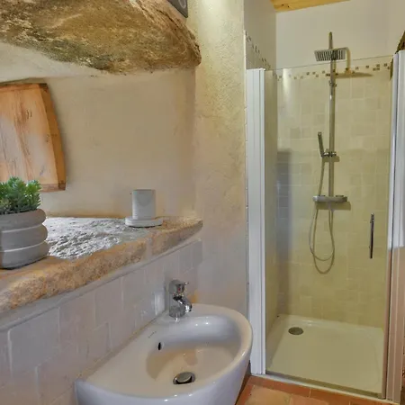 La Roque Haute بيت للعطل *